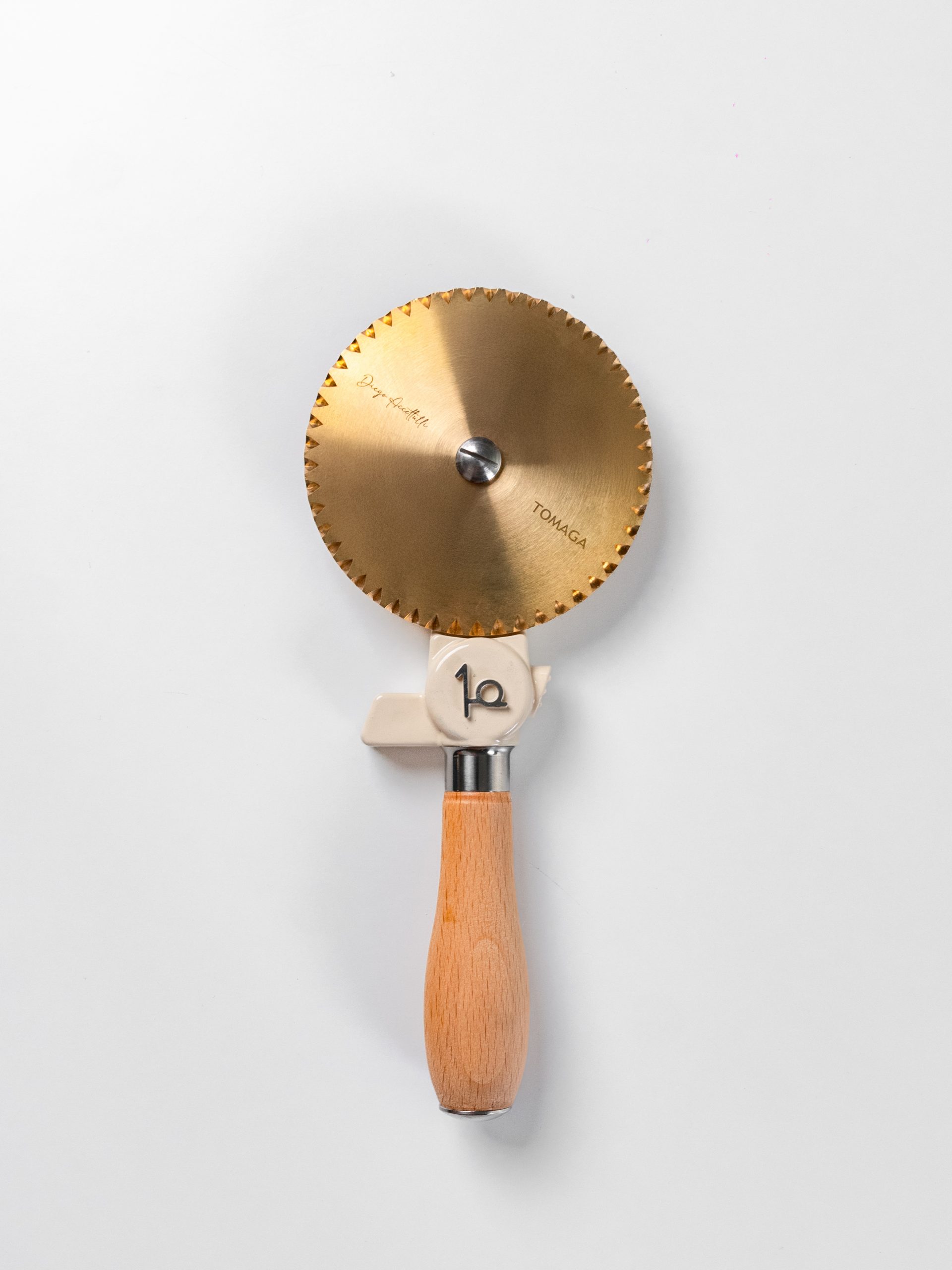 Roulette Coupe Pate Patisserie, Roulette Raviolis avec Manche en Bois Coupe-Ravioli Pizza Boulette Dentelle Fabrication Rouleau Coupe-Pâte Outil