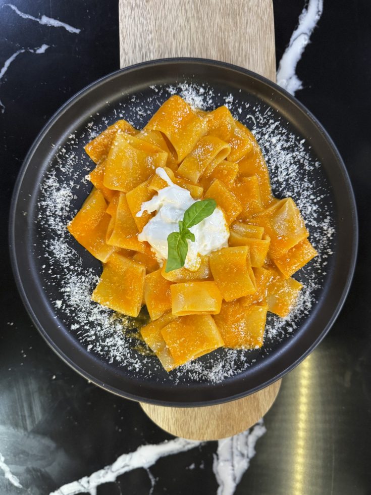 Paccheri alla Vittorio, sauce tomate crémeuse aux 3 tomates