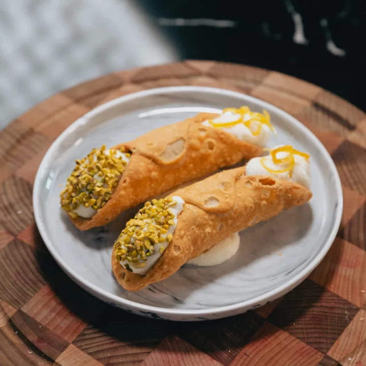 Cannoli siciliani : crème de ricotta et citron confit